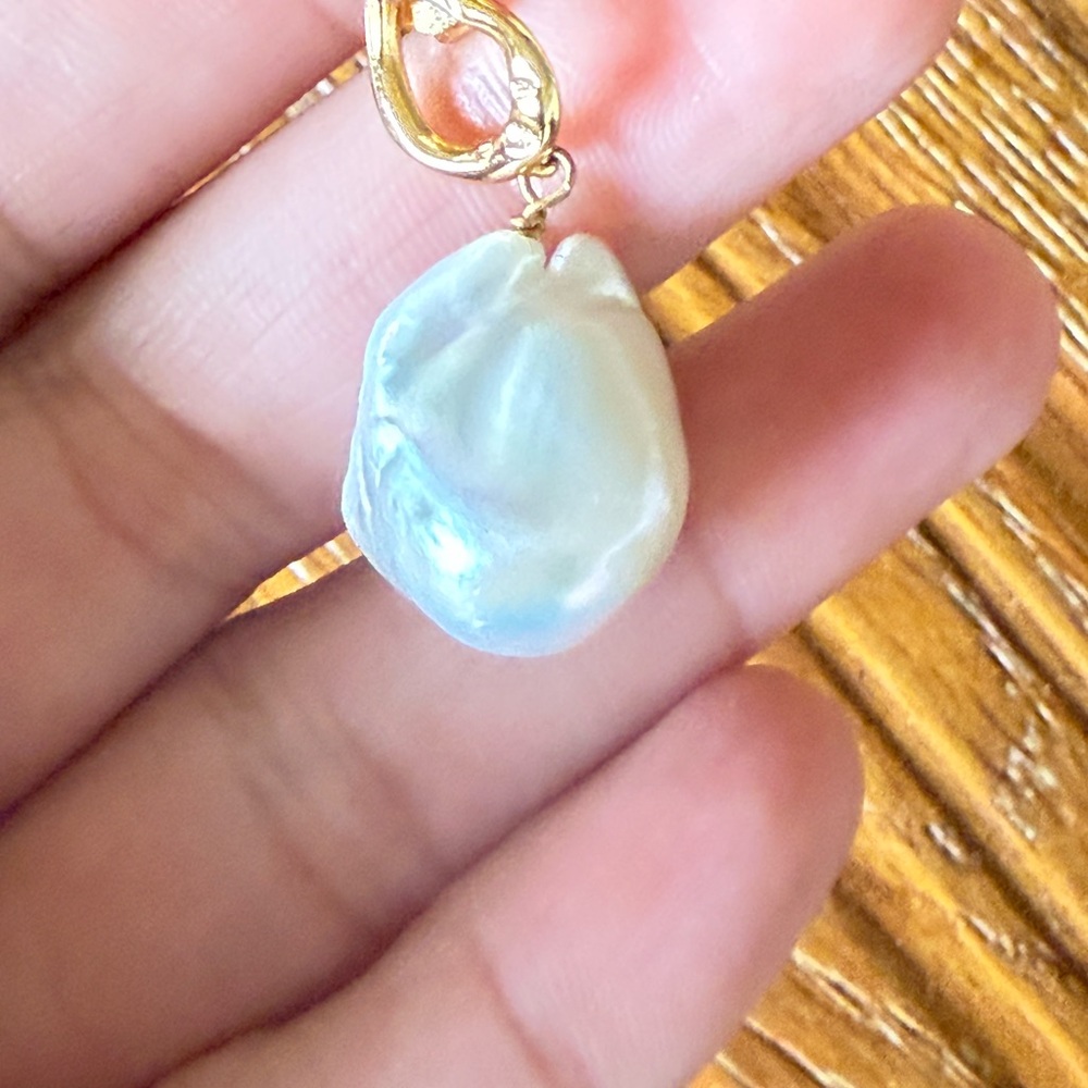 Elegant Gold and Pearl Drop Earrings - Picture 12 of 12